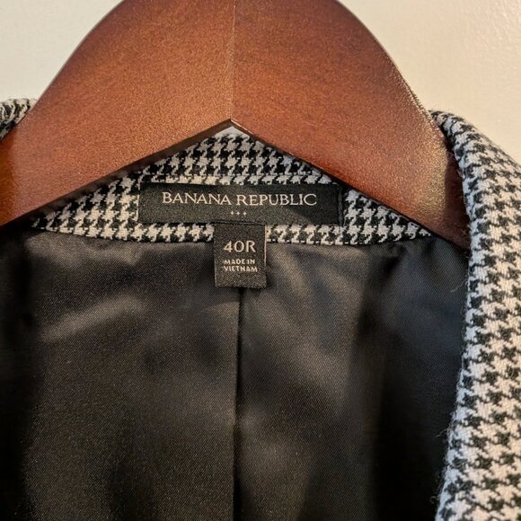 Banana Republic Tailored Fit Wool Blend Houndstooth Suit - Picture 4 of 6